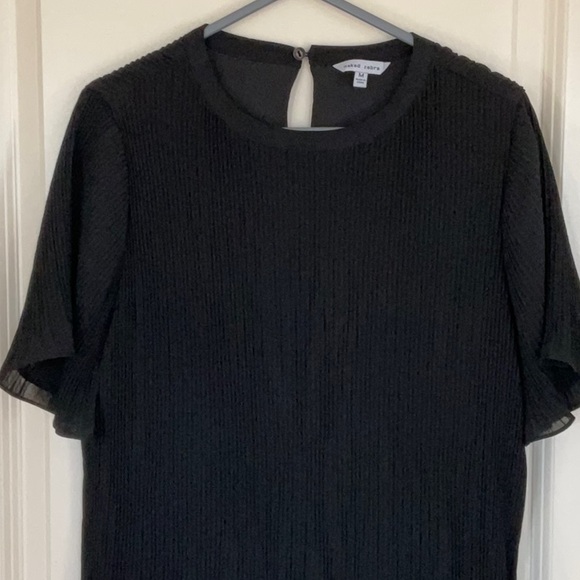 A fun little cocktail dress - Picture 2 of 6